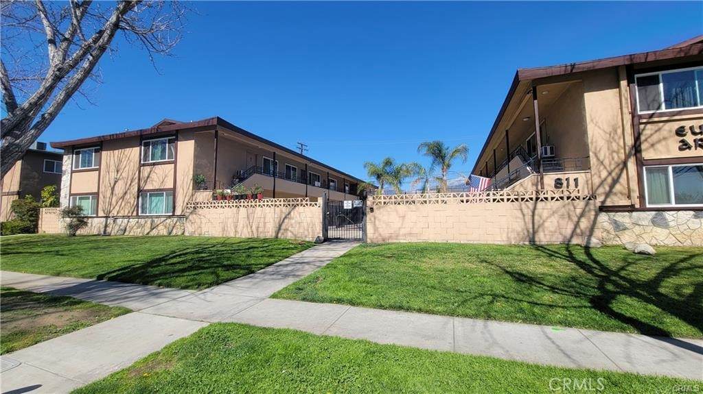 811 Orchid Court - Photo 1