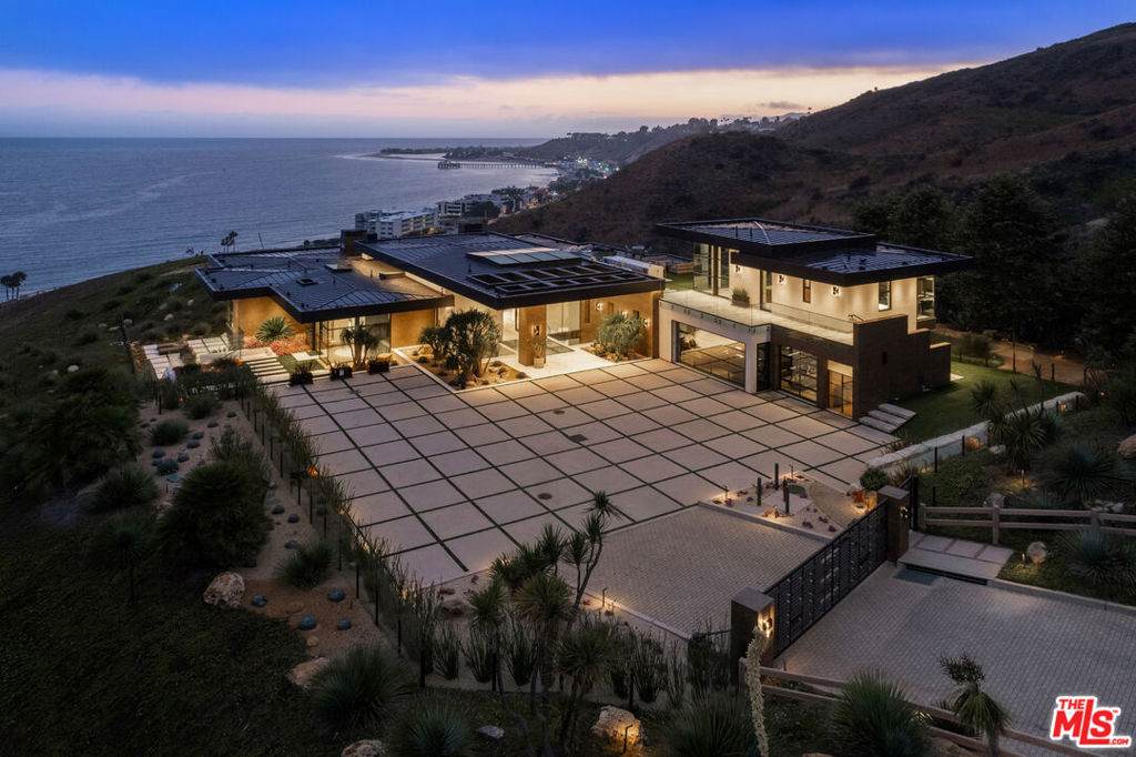 5012 Carbon Beach Terrace - Photo 1