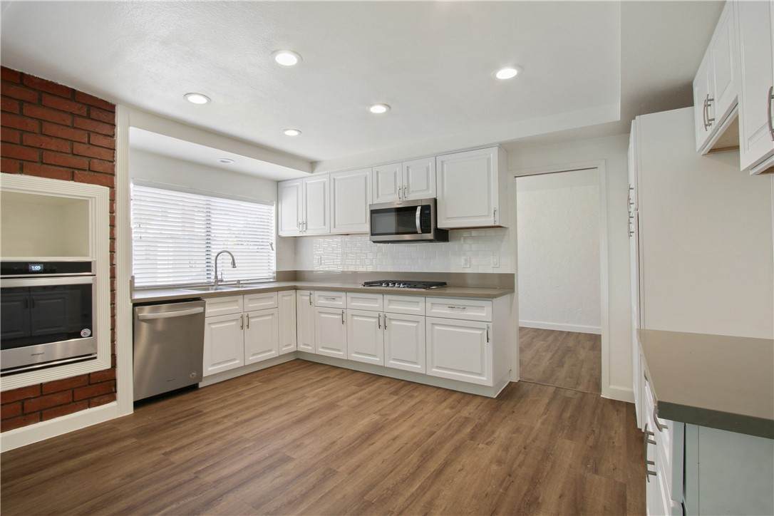 8062 Woodglen Circle - Photo 1
