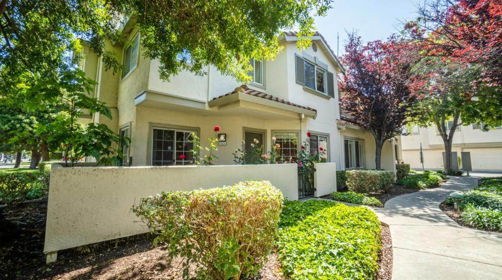 1171 Tea Rose Circle - Photo 1