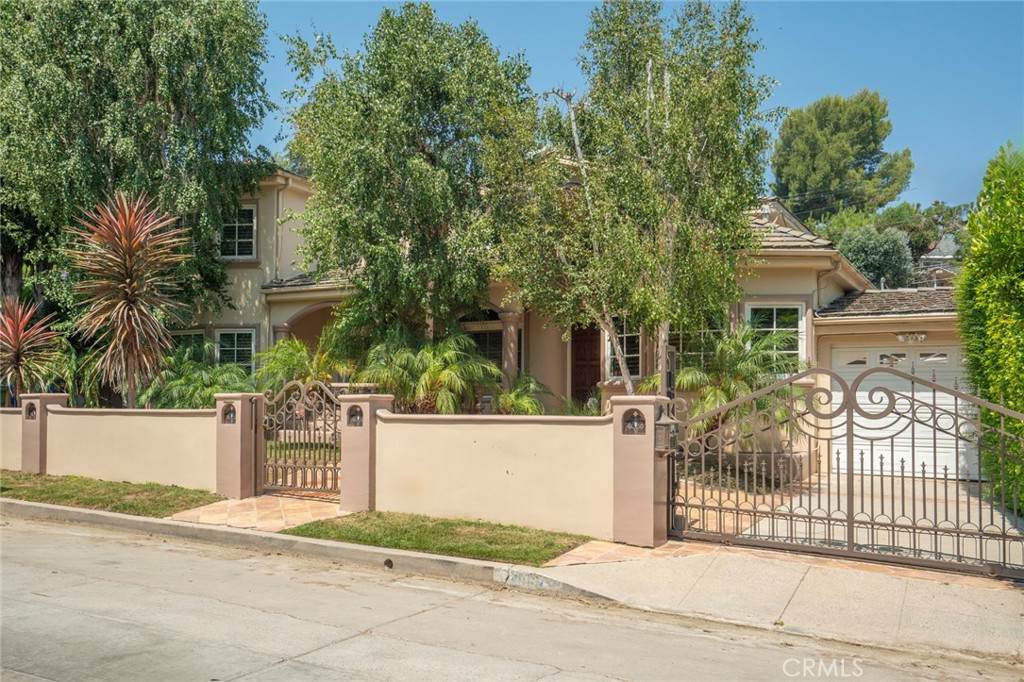 4063 Benedict Canyon Drive - Photo 1