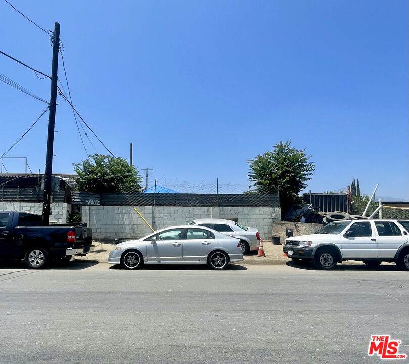 12519 Montague Street - Photo 1