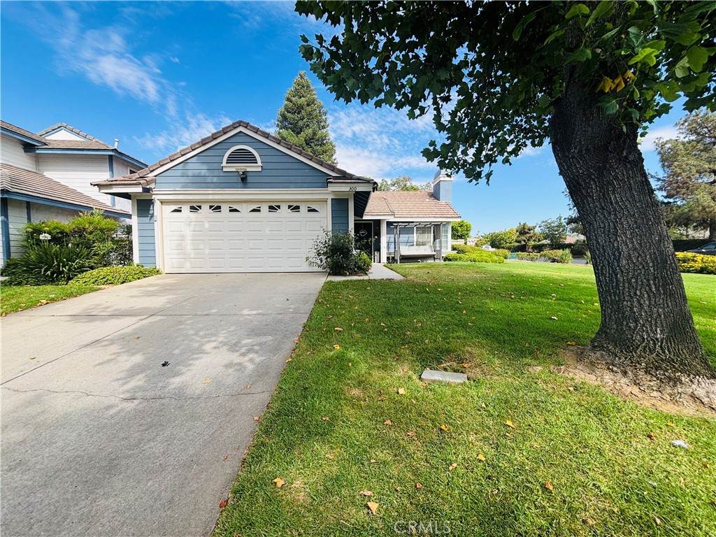 300 Barrington Circle - Photo 1