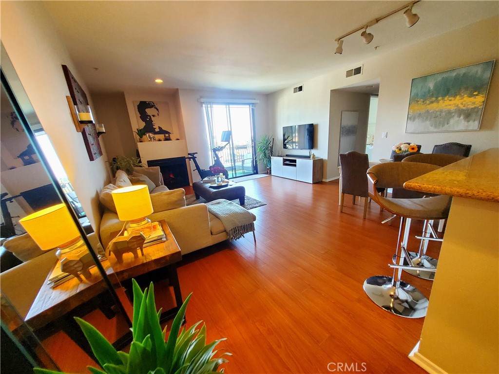 7070 Hawthorn - Photo 1