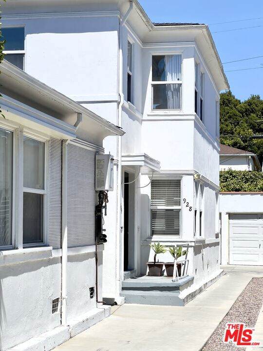 926 Holt Avenue - Photo 1