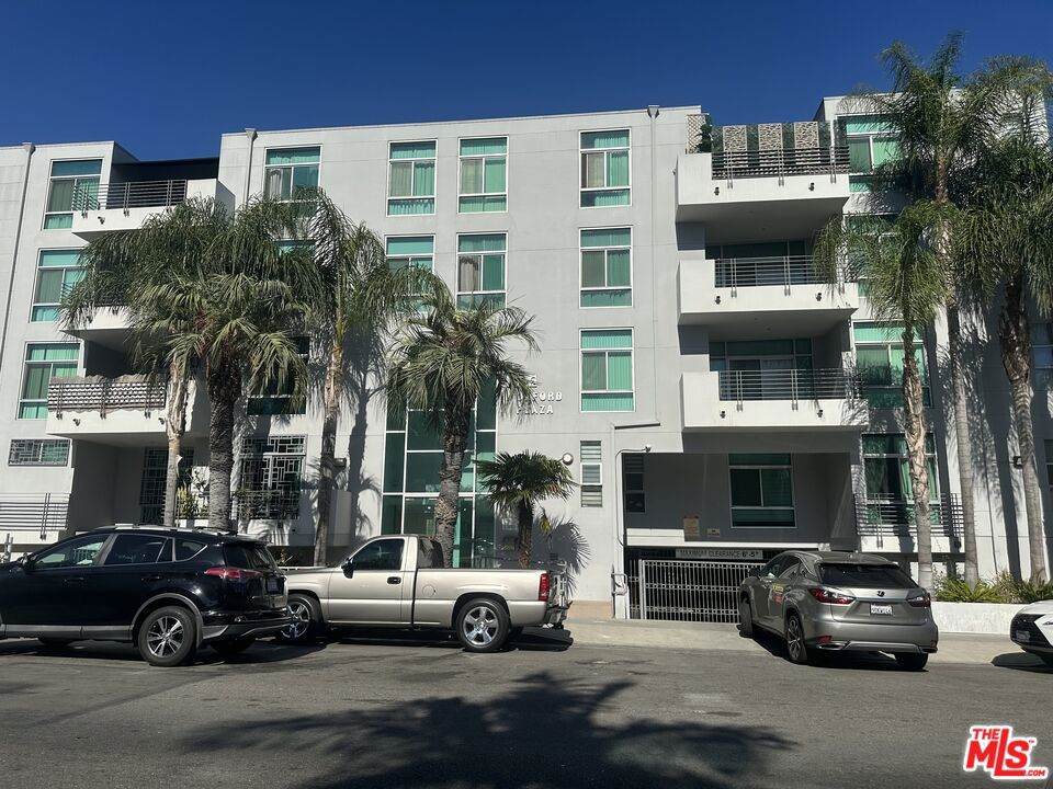 332 Oxford Avenue - Photo 1