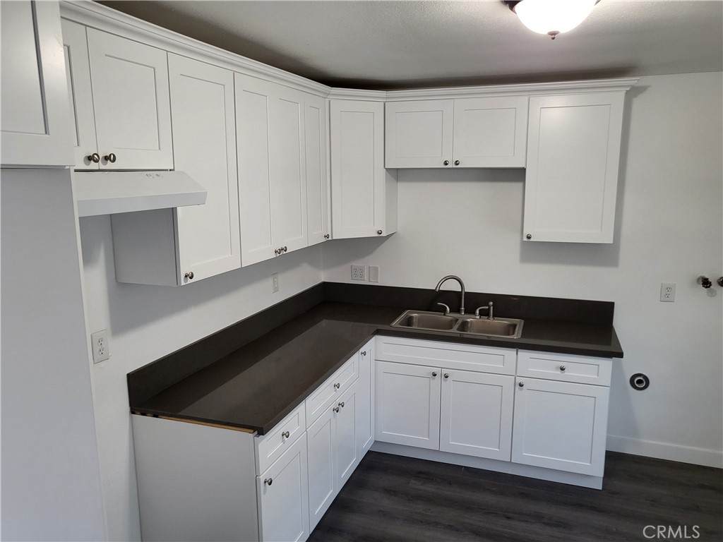 5852 Orange Avenue - Photo 1