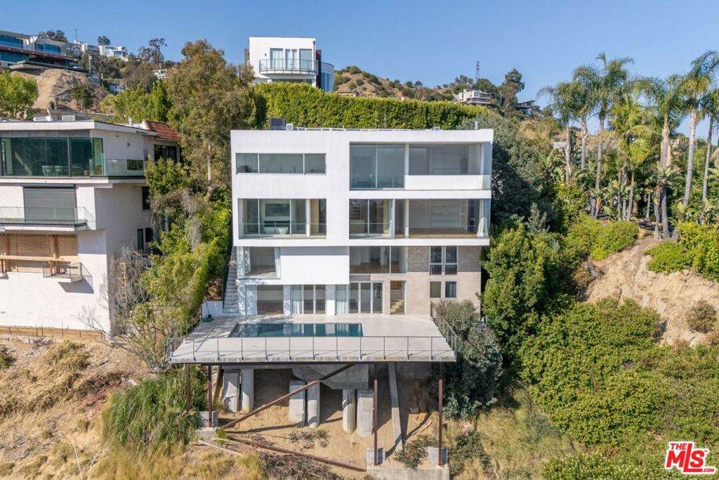 1853 Sunset Plaza Drive - Photo 1