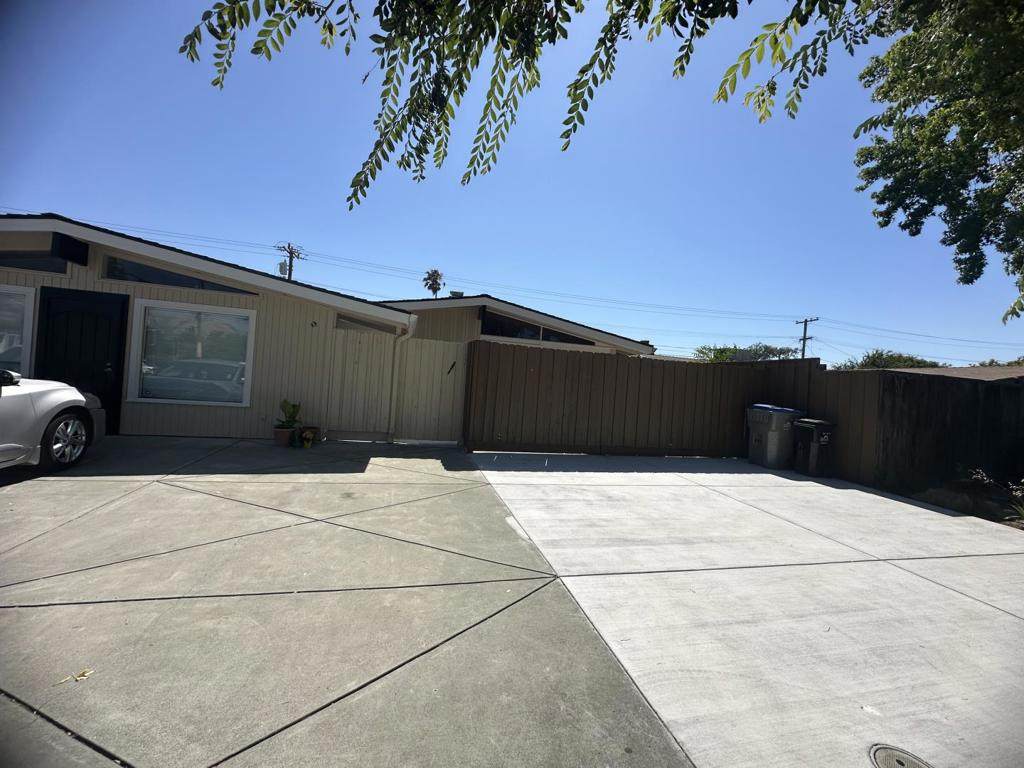 1785 King Road - Photo 1