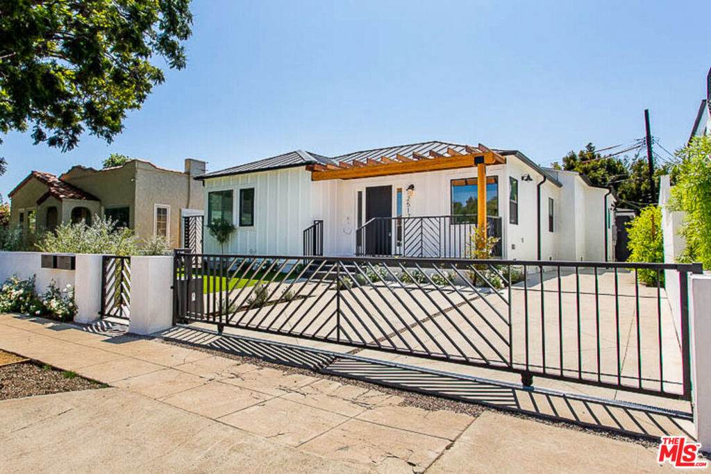 2517 Federal Avenue - Photo 1