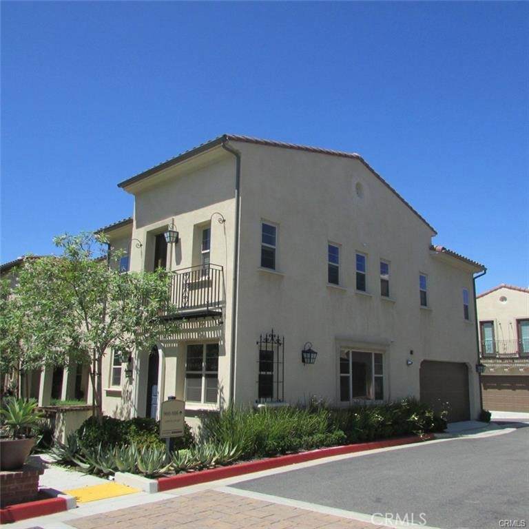 908 Grove Court - Photo 1