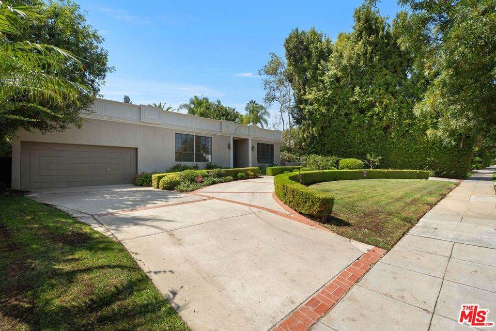519 Rexford Drive - Photo 1