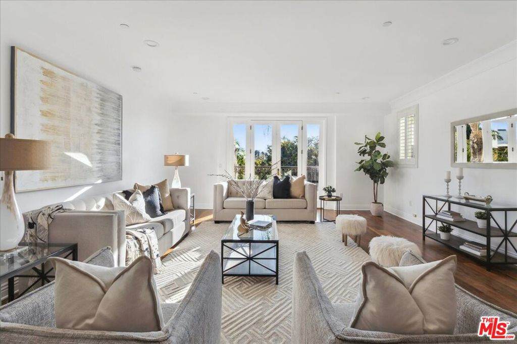 261 Reeves Drive - Photo 1