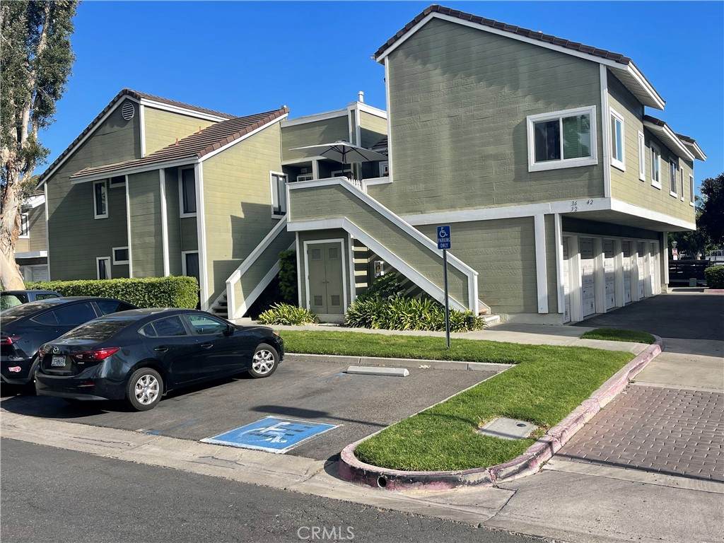 32 Laurel Lane - Photo 1