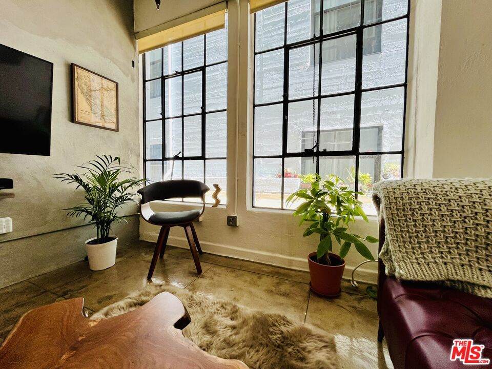 746 Los Angeles Street - Photo 1