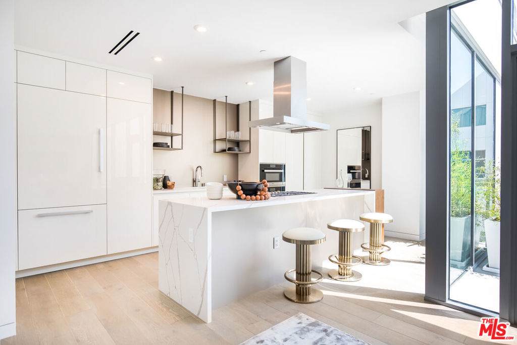 8600 Wilshire Boulevard - Photo 1