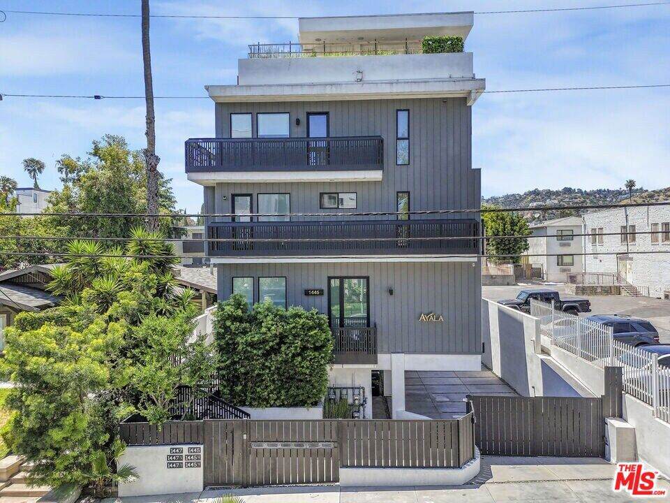 1447 Martel Avenue - Photo 1