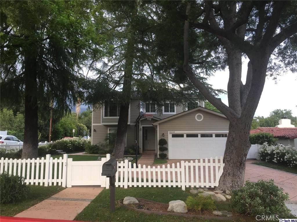 4634 La Canada Boulevard - Photo 1