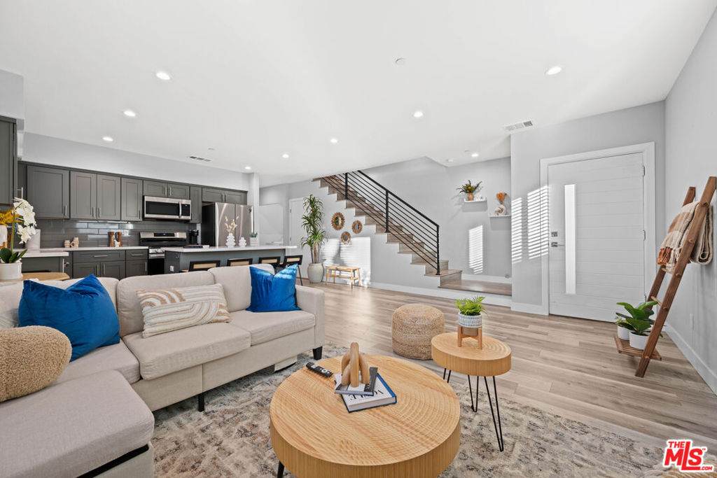 1126 Magnolia Avenue - Photo 1