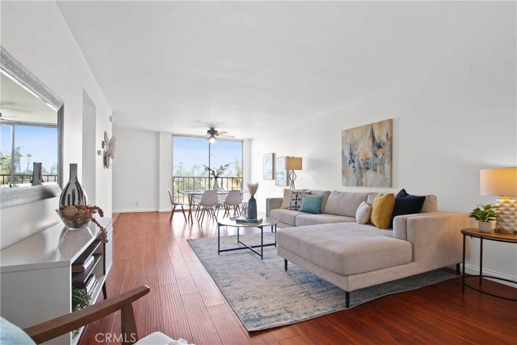 545 Chestnut Avenue - Photo 1