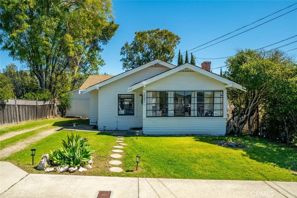 2082 Harris Street - Photo 1