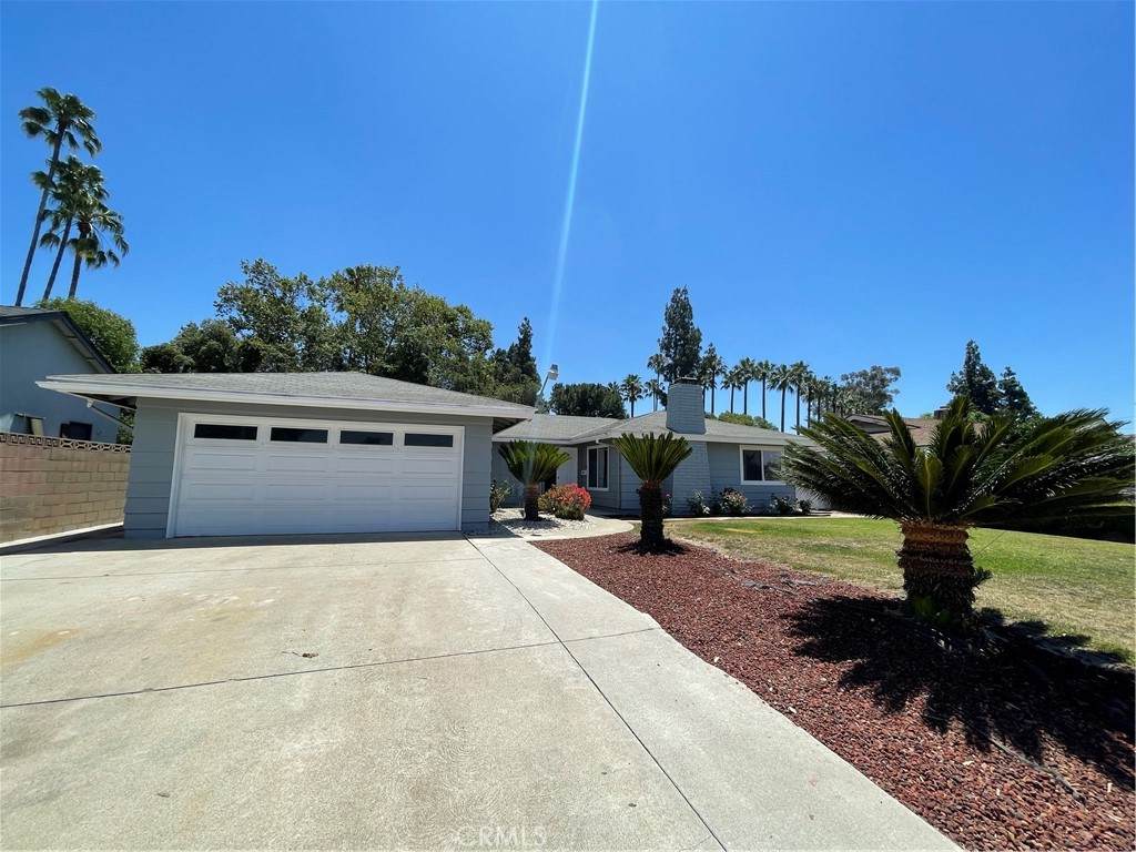 2150 Victoria Way - Photo 1