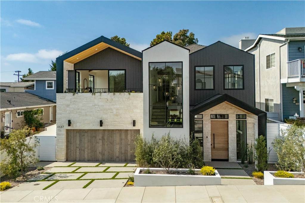 1137 9th Street - Photo 1