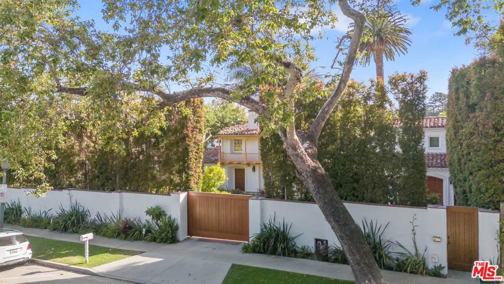 221 Beverly Glen Boulevard - Photo 1