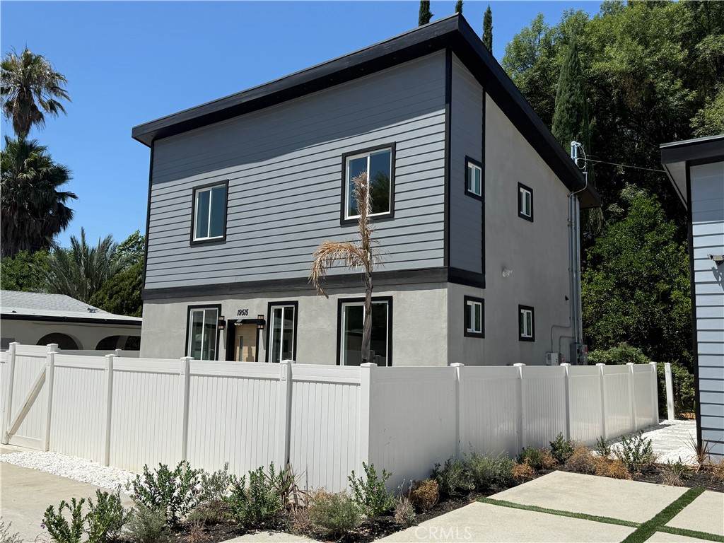 19515 Cantara Street - Photo 1