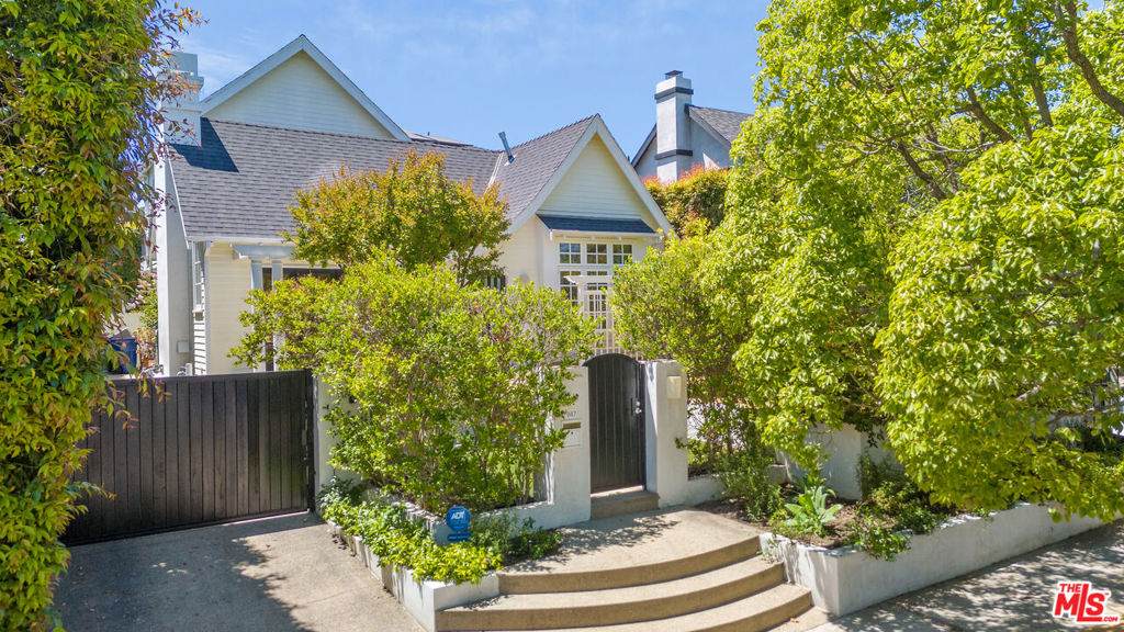 947 Tremaine Avenue - Photo 1