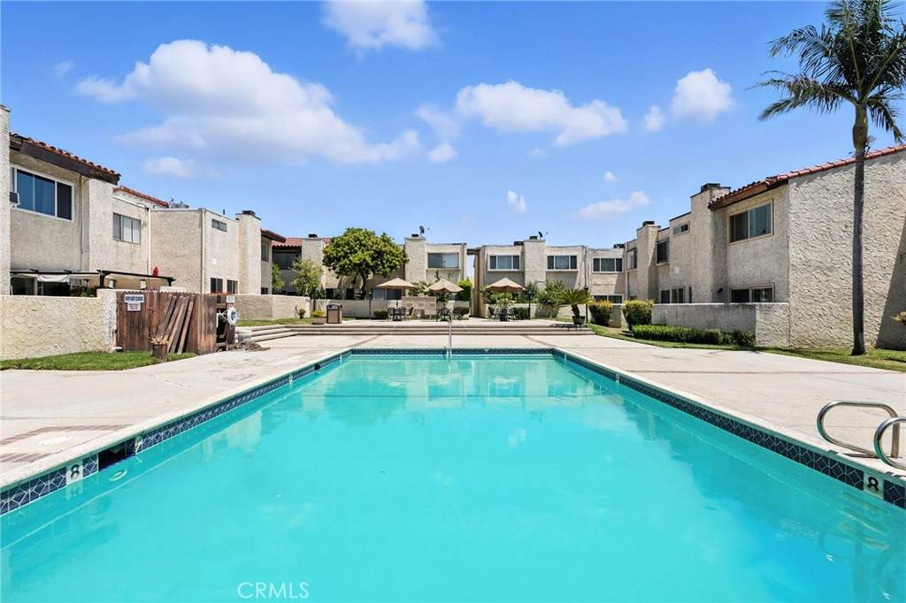 8800 Kester Avenue - Photo 1