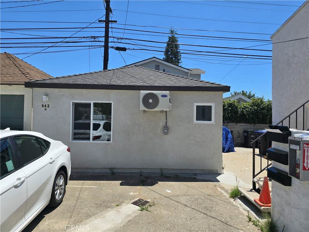 642 Glenoaks Boulevard - Photo 1