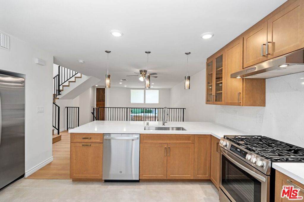 5238 Newcastle Avenue - Photo 1