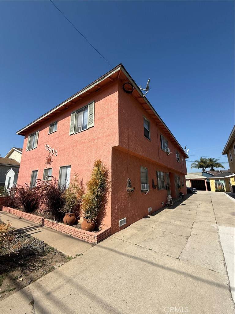 12503 Grevillea Avenue - Photo 1