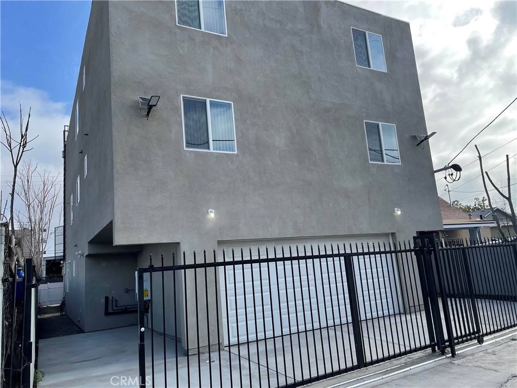 1432 20th Street - Photo 1
