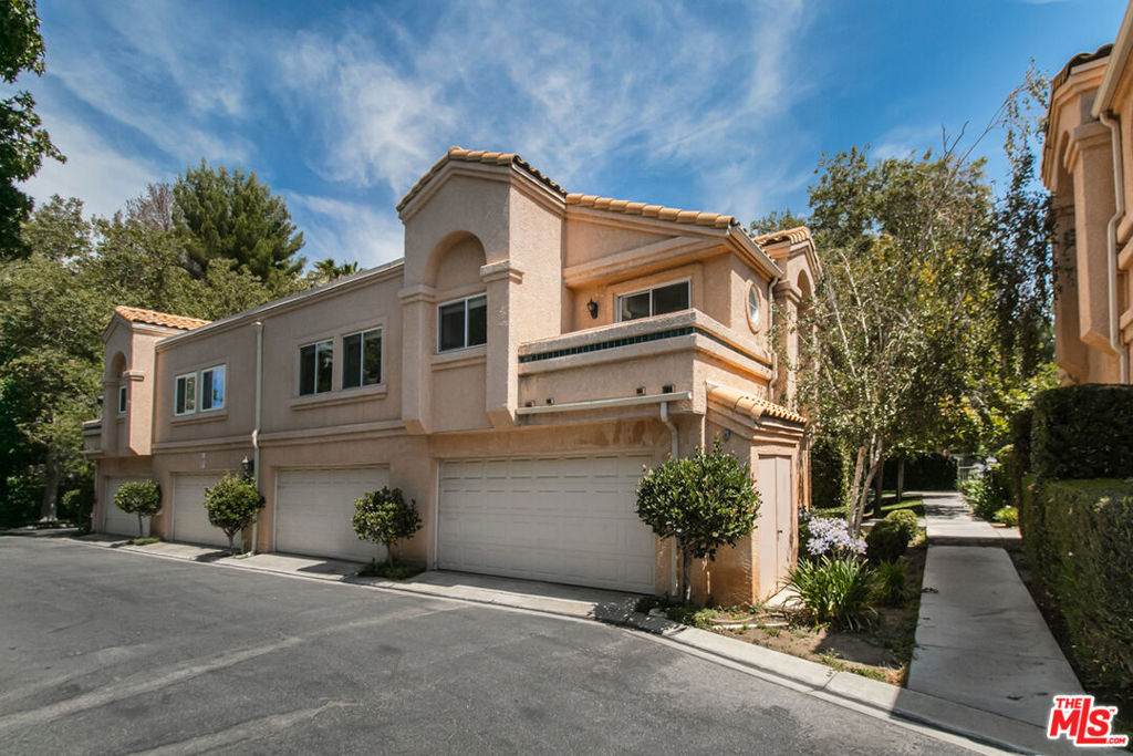 25110 Steinbeck Avenue - Photo 1