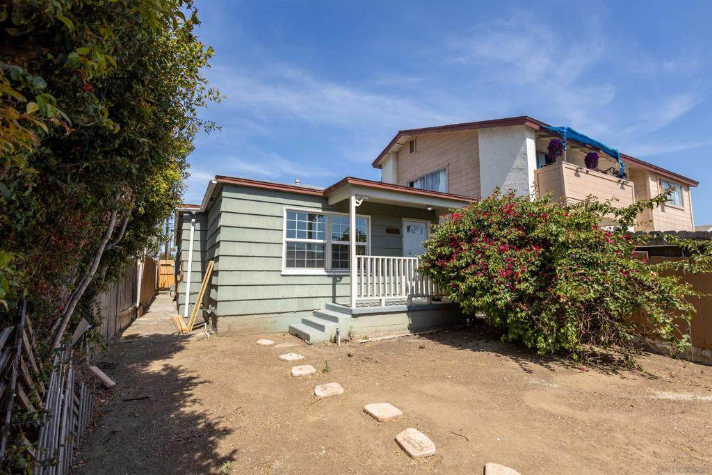 4244 46Th St - Photo 1