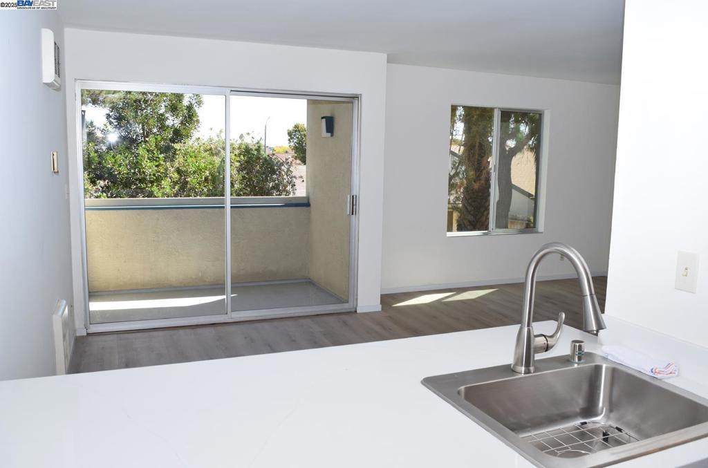 955 Shorepoint Ct - Photo 1