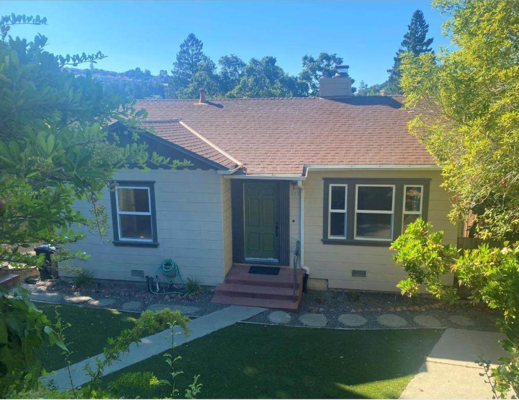 212 Manor Drive - Photo 1