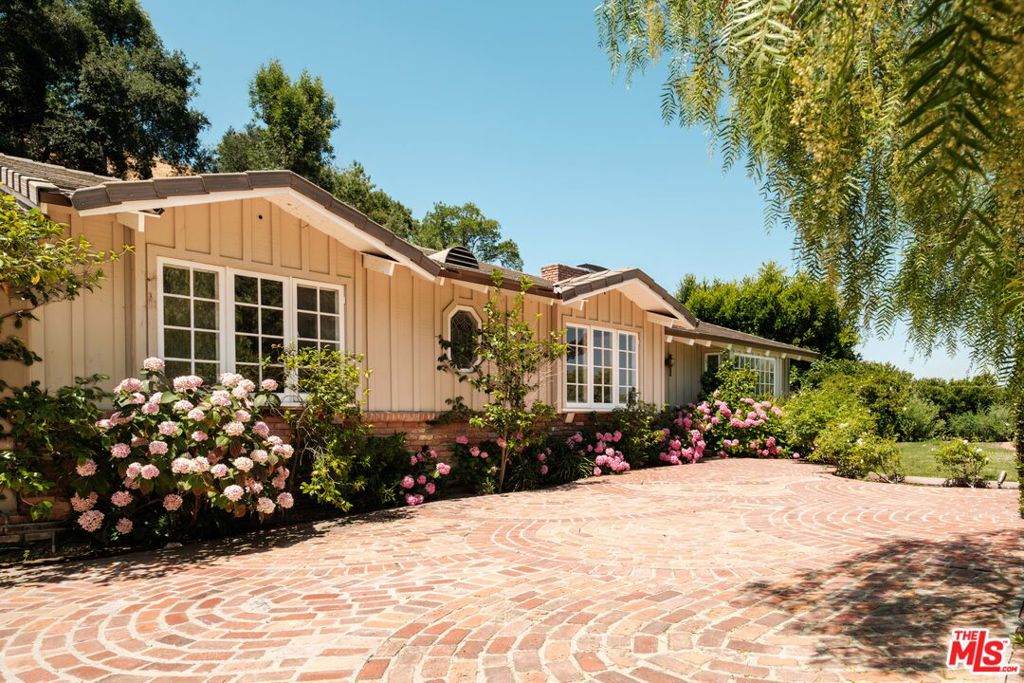 9430 Eden Drive - Photo 1