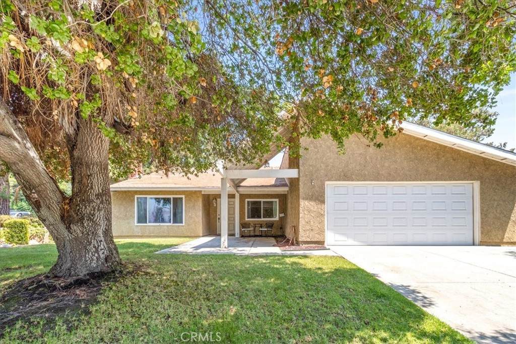 1193 W 13th Street - Photo 1