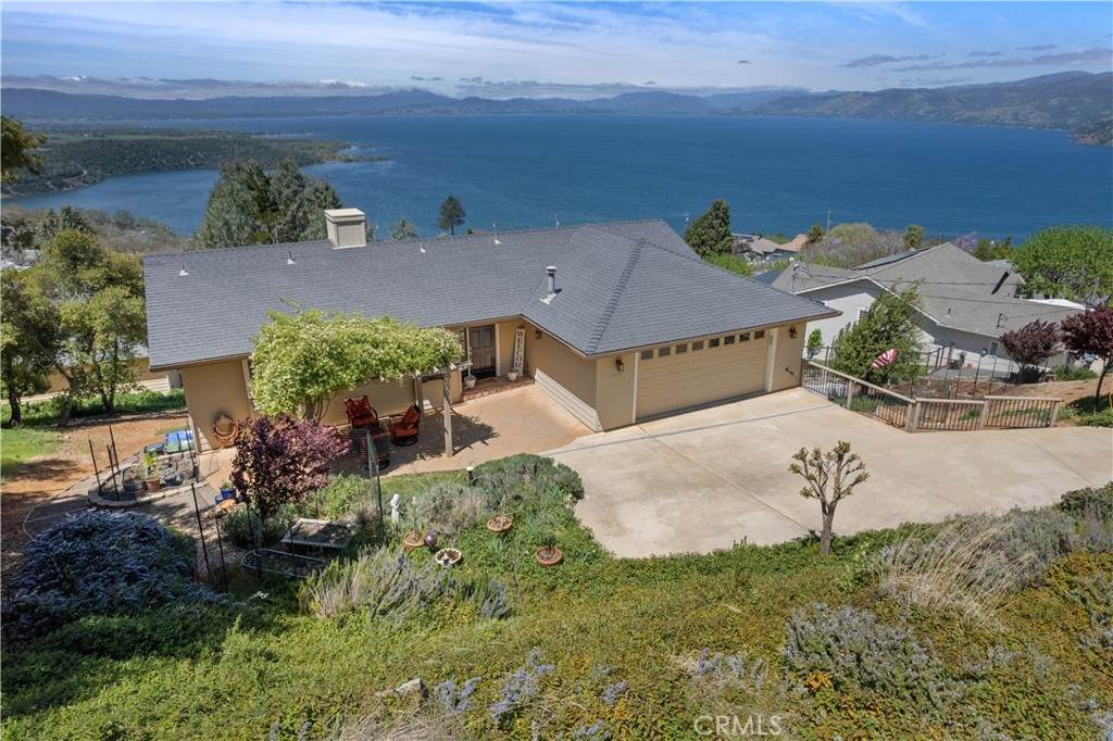 3019 Skyline Drive - Photo 1