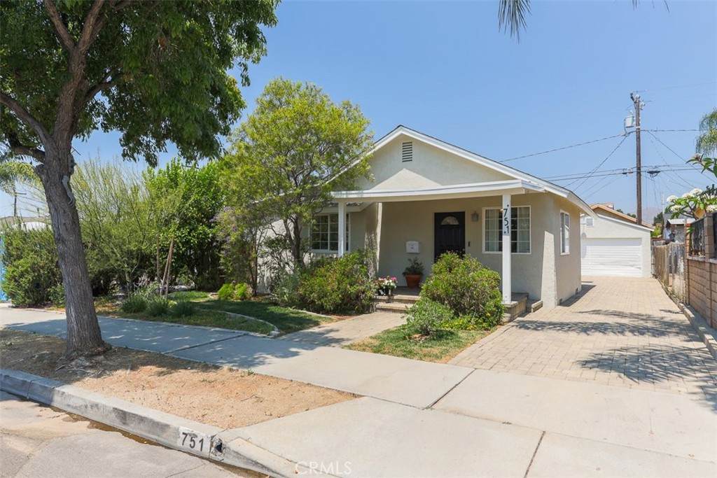 751 Harps Street - Photo 1