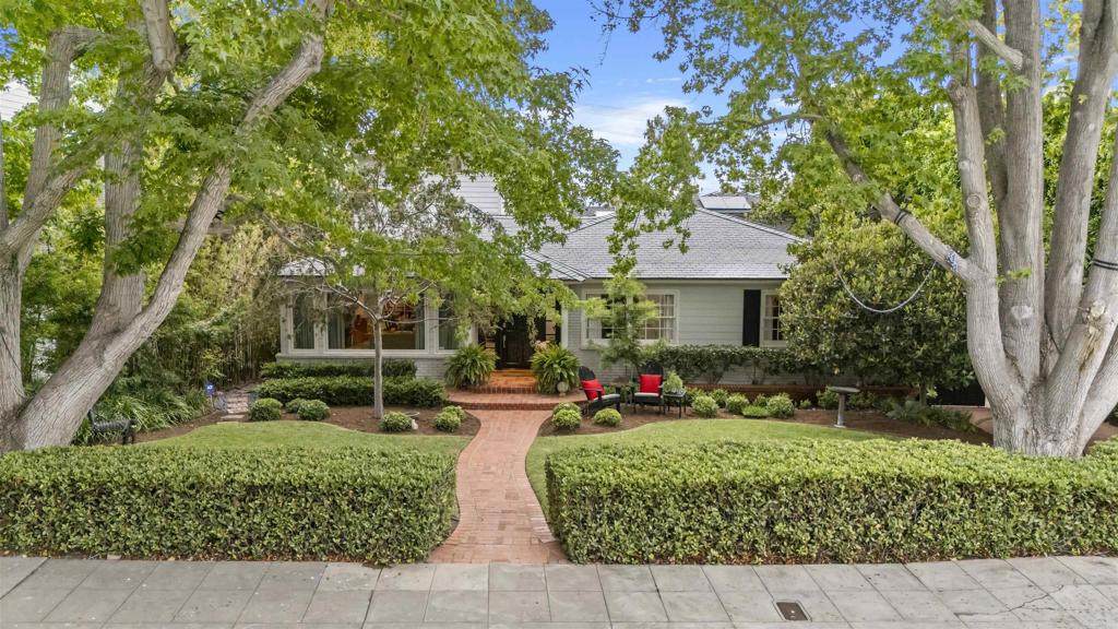 6028 Beaumont Avenue - Photo 1