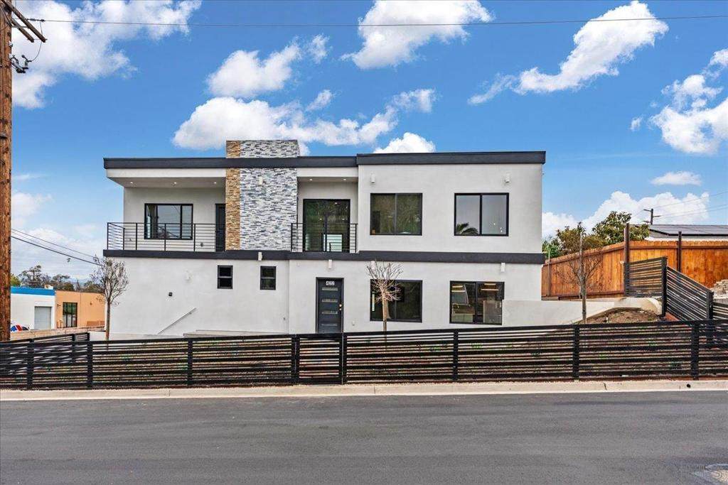 422 Spruce - Photo 1