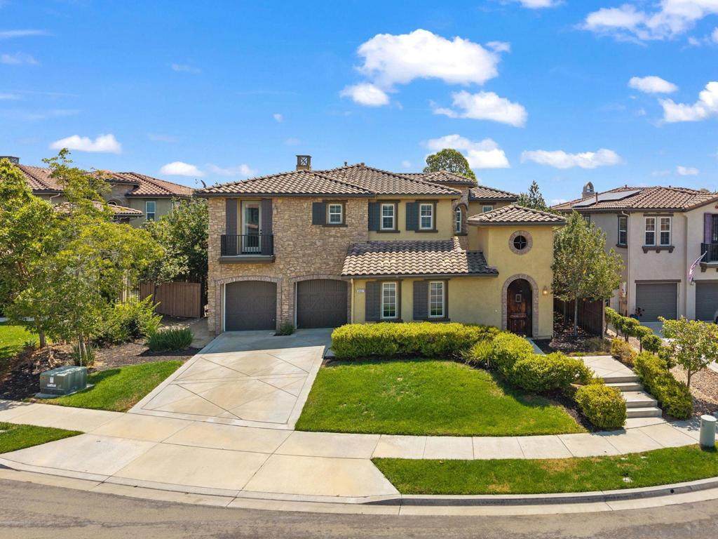 5527 Alexandrine Ct - Photo 1