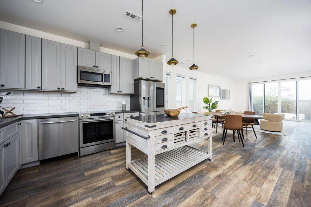 3260 Broadway - Photo 1