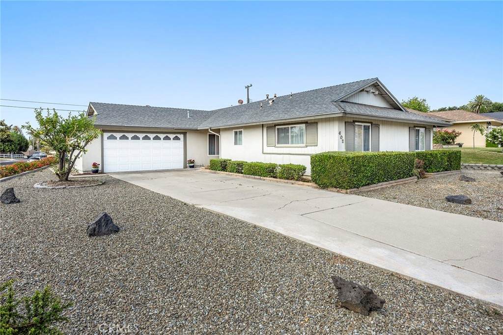 402 Jade Ave - Photo 1