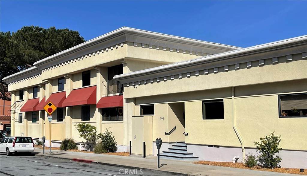 990 Pacific Street - Photo 1