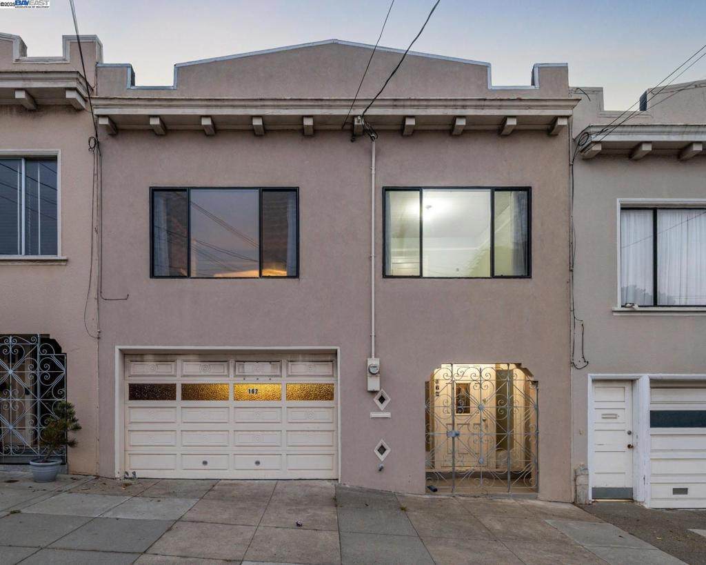 162 Madrid St - Photo 1
